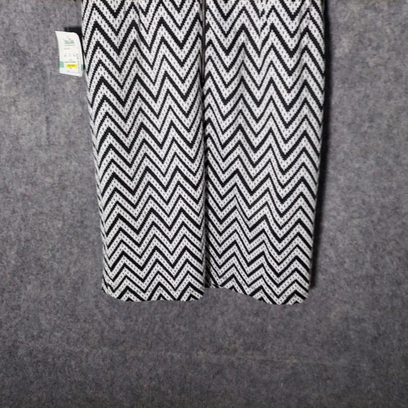 Gabby Skye Dress 8 Sheath Black Chevron Bell Sleeve Mod Retro Office Business - Picture 10 of 16